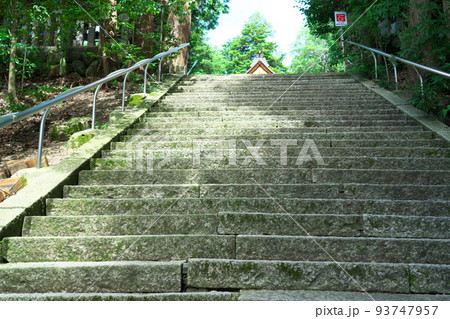 【因幡国一宮】宇倍神社　参道と拝殿4　鳥取県鳥取市国府町 93747957