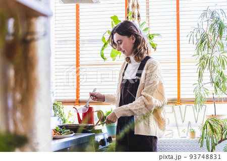 女性　ライフスタイル　料理 93748831