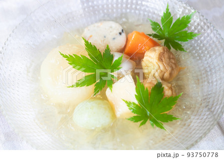 夏のおでん、懐石おでんジュレ仕立て 93750778