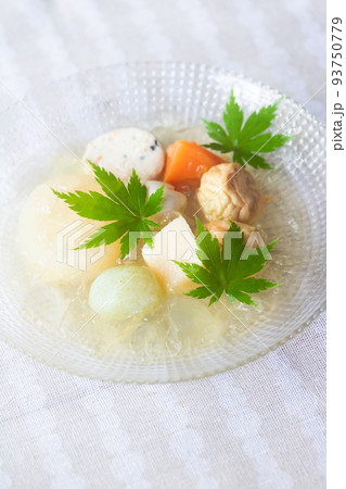 夏のおでん、懐石おでんジュレ仕立て 93750779