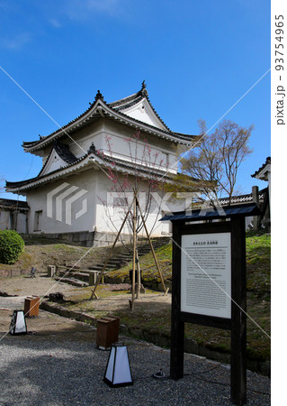 世界遺産　本離宮二条城　の重要文化財　東南隅櫓とその案内板 93754965