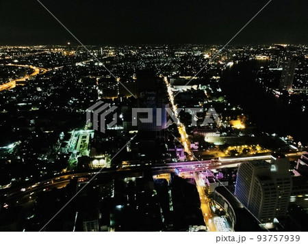【タイ】バンコクのシロッコからの夜景 93757939