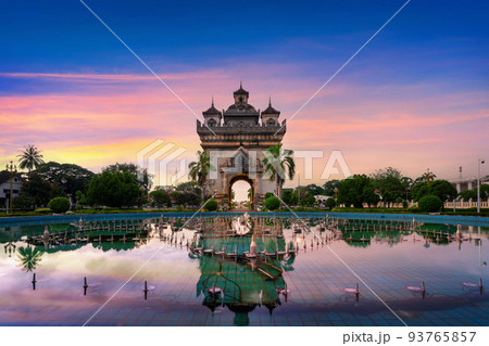 Patuxai (Patuxay) at twilight in Vientiane, Laos. 93765857
