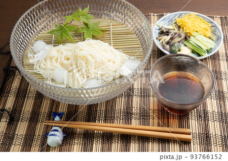 夏はそうめん 93766152