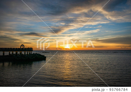 アフタヌーンティー アフタヌーンティ 群衆 93766784