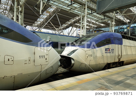 韓国の新幹線KTX 93769871