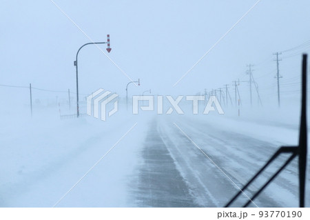 冬の北海道稚内市の風景 93770190