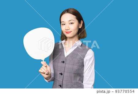 団扇を持った女性　ノベルティグッズ 93770554