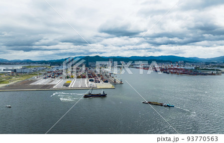 コンテナ埠頭　コンテナヤード　海運 93770563