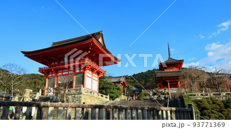 京都の世界遺産 清水寺・秋・紅葉 京都の世界遺産 清水寺・秋・紅葉 93771369