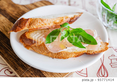 生ハムバゲットサンド 93771414