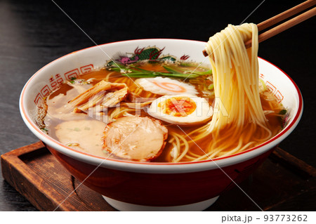 醤油ラーメン 醤油ラーメン 93773262