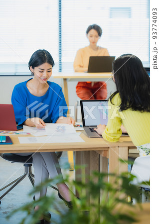 オフィス 女性 オフィス 女性 93774093