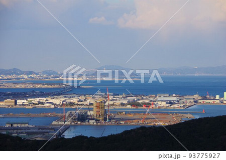徳島県 日峯山から沖洲・淡路島方面を望む 徳島県 日峯山から沖洲・淡路島方面を望む 93775927