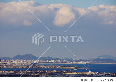 徳島県 日峯山から鳴門市・大鳴門橋・淡路島方面を望む 徳島県 日峯山から鳴門市・大鳴門橋・淡路島方面を望む 93775939