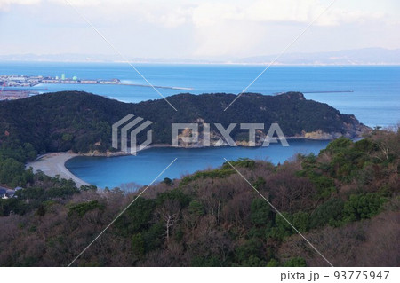 徳島県　日峯山から大神子海岸・淡路島方面を望む 93775947