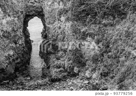 牧﨑園地　鬼の足跡　モノクロ　【長崎県壱岐市】 93779256