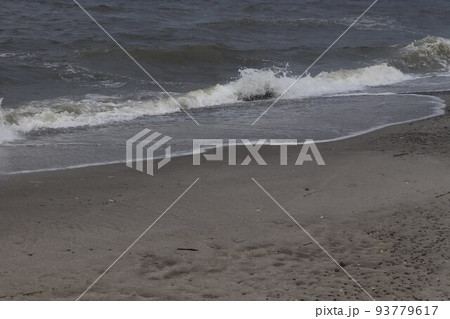 秋が来た稲毛海岸 93779617