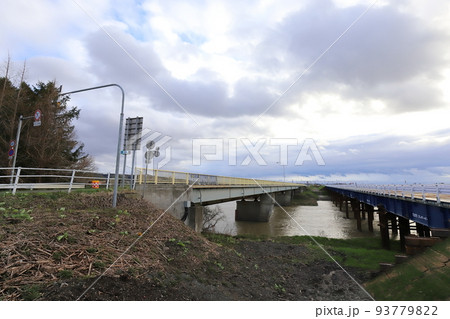 北海道 栗山 架け替え前の馬追橋(道道恵庭栗山線) 北海道 栗山 架け替え前の馬追橋(道道恵庭栗山線) 93779822
