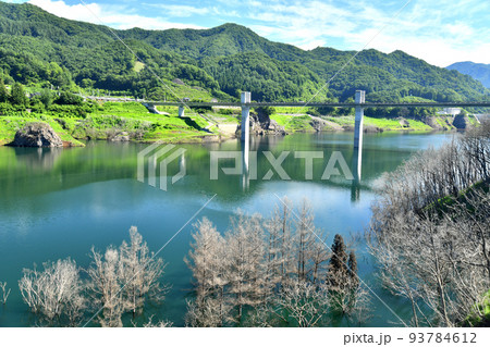 八ッ場大橋/八ツ場あがつま湖方面を望む(群馬県長野原町)【2022.8】 八ッ場大橋/八ツ場あがつま湖方面を望む(群馬県長野原町)【2022.8】 93784612