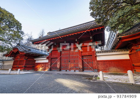 東京都文京区 東京大学本郷キャンパス 重要文化財の赤門 東京都文京区 東京大学本郷キャンパス 重要文化財の赤門 93784909