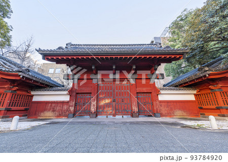 東京都文京区 東京大学本郷キャンパス 重要文化財の赤門 東京都文京区 東京大学本郷キャンパス 重要文化財の赤門 93784920