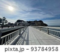 江の島へと続く江の島大橋 93784958