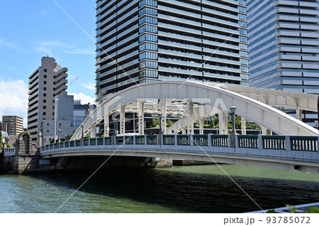 堂島大橋と高層ビル 93785072