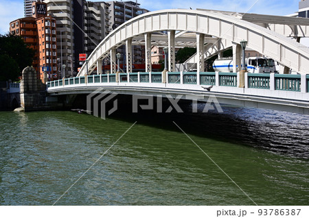 堂島大橋と高層ビル 堂島大橋と高層ビル 93786387