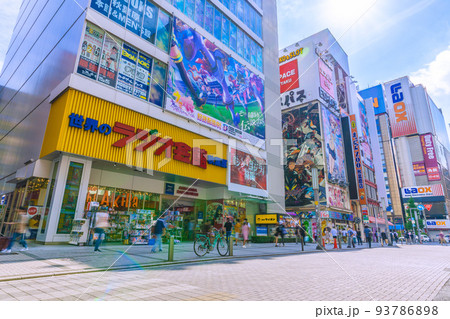 日本の東京都市景観 3週連続世界最多…コロナ禍でも人出は多いが、暑さで人影が少ないところも＝8月8日 93786898
