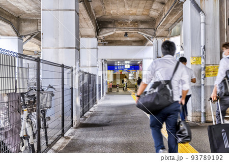 東京都大田区の都市風景　六郷土手駅 93789192