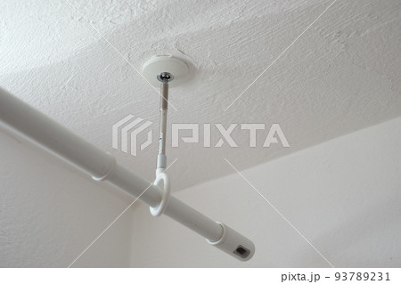 リビングの天井に取り付けたホスクリーン　22cm　 93789231