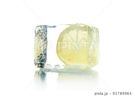 Ice with lemon isolated on white background 93789964