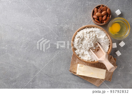 Concept of cooking cake, space for text Concept of cooking cake, space for text 93792832