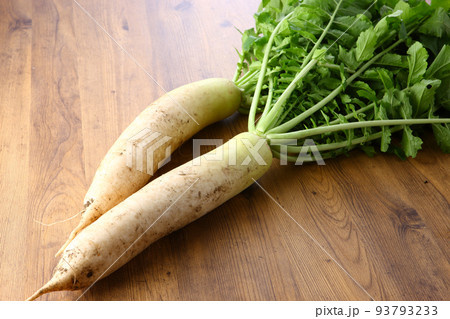 畑から採れたての大根の写真素材 [93793233] - PIXTA