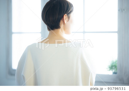ライフスタイル 花 女性 ライフスタイル 花 女性 93796531
