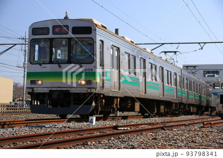 行田市駅を出発した秩父鉄道寄居行きの電車 行田市駅を出発した秩父鉄道寄居行きの電車 93798341