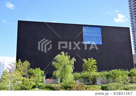 堂島川沿いの大阪中之島美術館 93801367