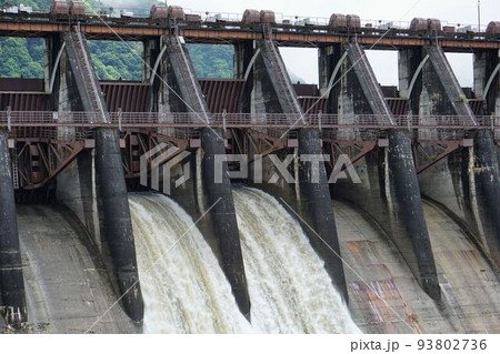 緊急放流 93802736