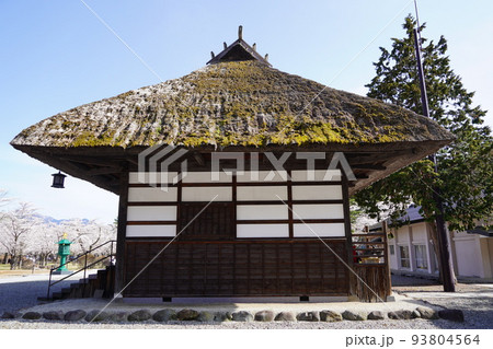 蓼科山 聖光寺（たてしなさん しょうこうじ）「本州で最も遅いソメイヨシノ」が見られる桜の名所である 93804564