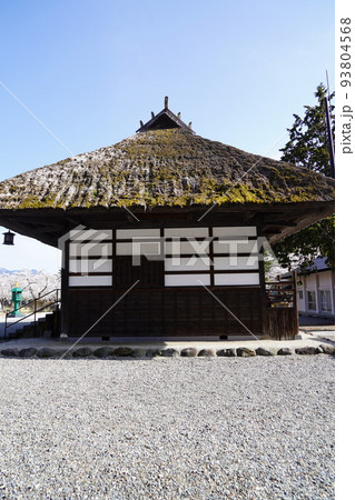 蓼科山 聖光寺（たてしなさん しょうこうじ）「本州で最も遅いソメイヨシノ」が見られる桜の名所である 93804568