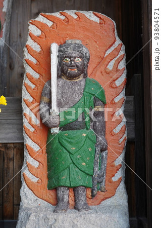 蓼科山 聖光寺(たてしなさん しょうこうじ)「本州で最も遅いソメイヨシノ」が見られる桜の名所である 蓼科山 聖光寺(たてしなさん しょうこうじ)「本州で最も遅いソメイヨシノ」が見られる桜の名所である 93804571