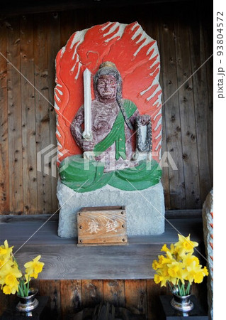 蓼科山 聖光寺（たてしなさん しょうこうじ）「本州で最も遅いソメイヨシノ」が見られる桜の名所である 93804572
