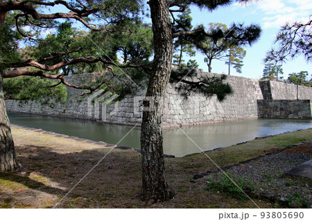 世界遺産 本離宮二条城 石垣と堀 世界遺産 本離宮二条城 石垣と堀 93805690