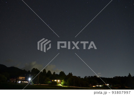 北杜市白州町、夏の晩、北極星を指す星、北斗七星 北杜市白州町、夏の晩、北極星を指す星、北斗七星 93807997