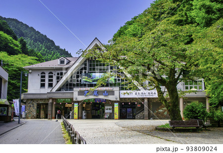 高尾山 高尾山口 ケーブルカー清滝駅 夏季 高尾山 高尾山口 ケーブルカー清滝駅 夏季 93809024