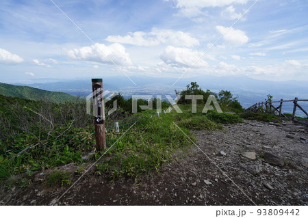 長野県 東御市 池の平 三方ケ峰から南の八ヶ岳方面 2022年6月24日 長野県 東御市 池の平 三方ケ峰から南の八ヶ岳方面 2022年6月24日 93809442