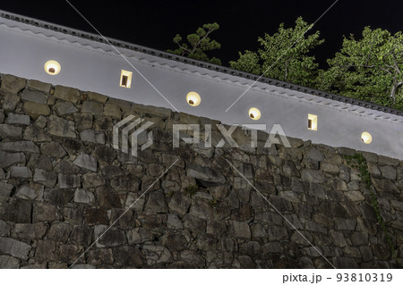 夜の福山城　城壁　広島県福山市 93810319