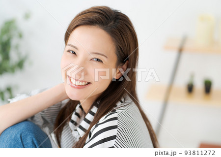 20代女性のポートレート 20代女性のポートレート 93811272