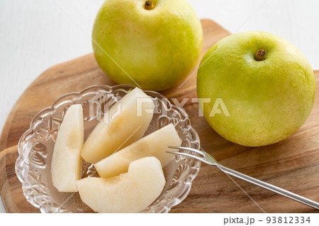 秋の味覚20世紀梨カット 秋の味覚20世紀梨カット 93812334